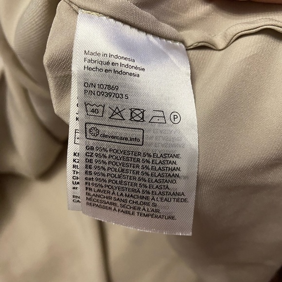 H&M taupe button up blouse - Picture 3 of 4